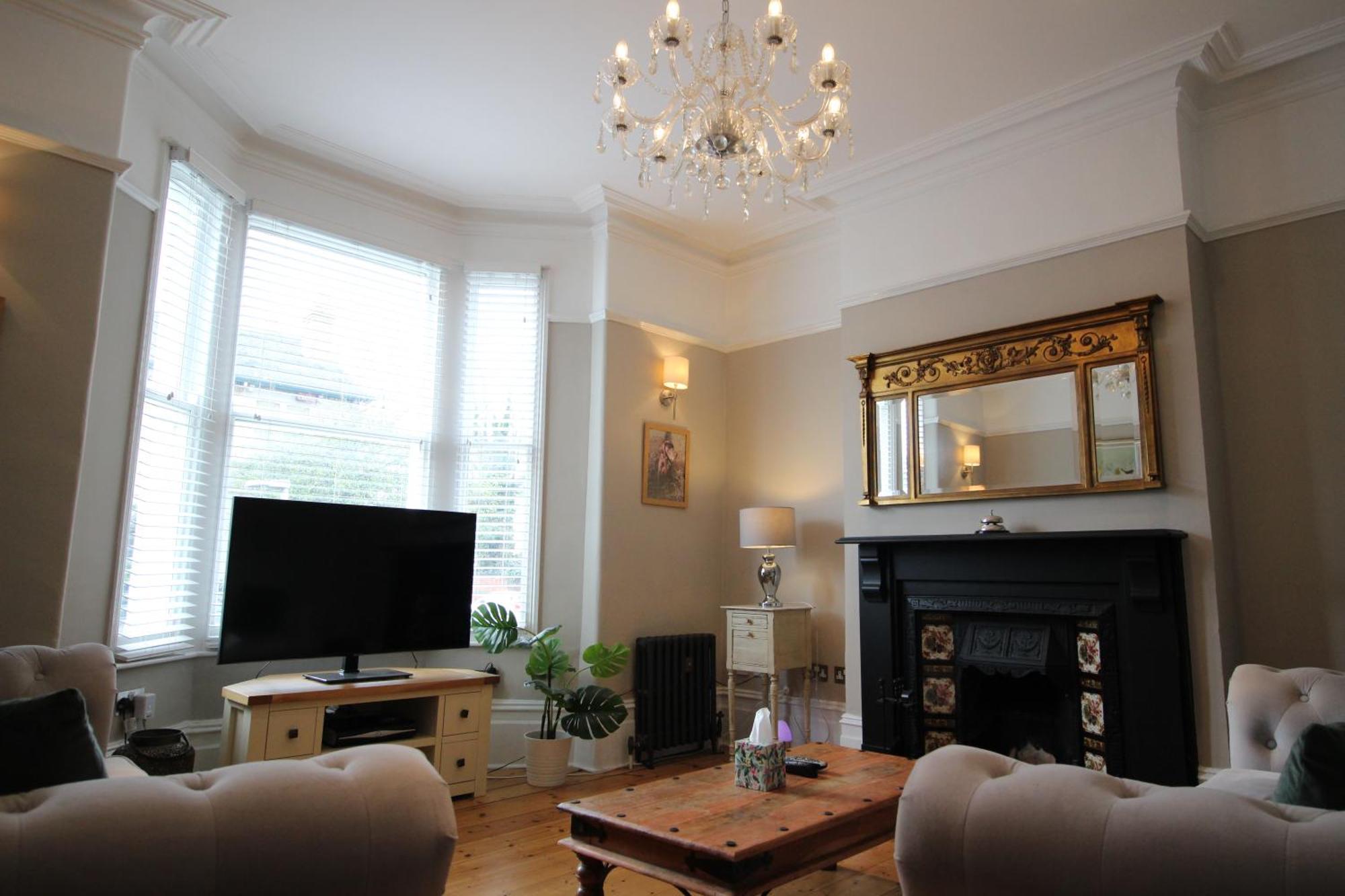 Orwell Villa Elegant Period 5 Bed Close To Town Sleeps 15 كيلتنهام المظهر الخارجي الصورة