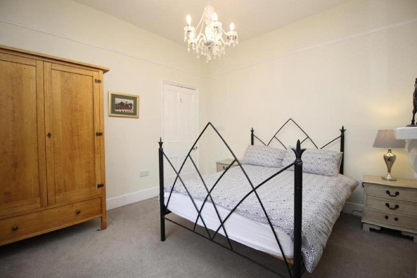 Orwell Villa Elegant Period 5 Bed Close To Town Sleeps 15 كيلتنهام المظهر الخارجي الصورة